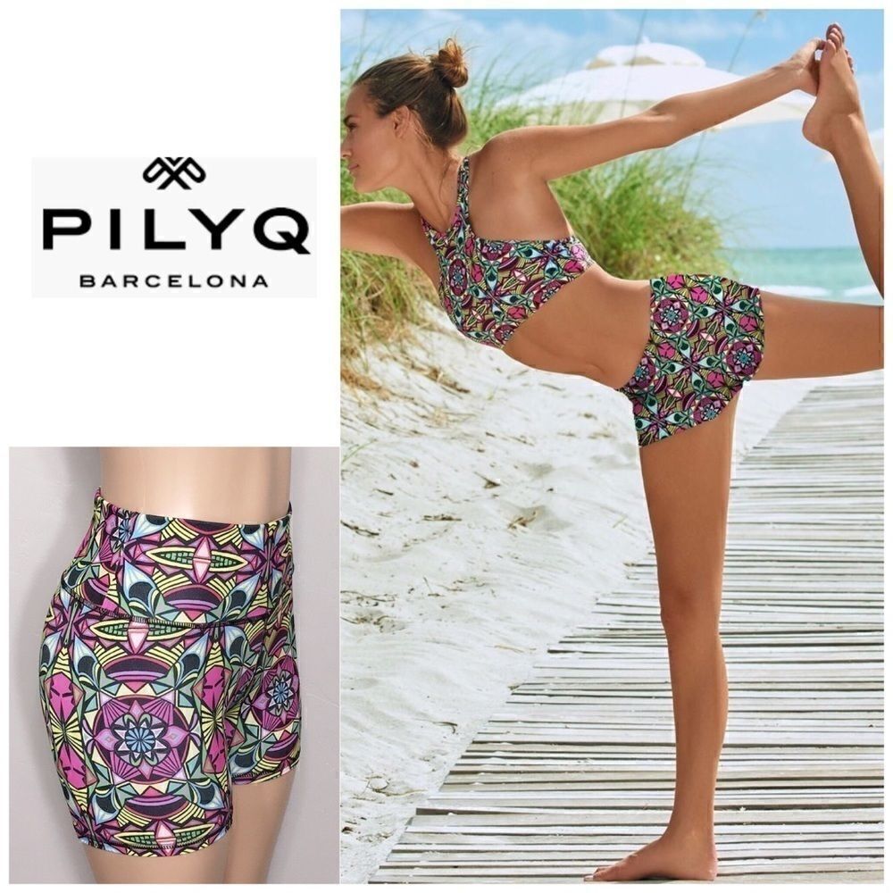 PILYQ Lotus yoga shorts. NWOT